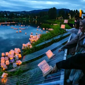 coquitlamda su fenerleri festivali duzenlendi U7ukYTJU