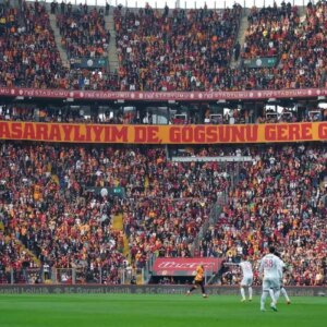 galatasarayda bir ayrilik daha yildiz futbolcunun yeni takimi belli gibi rsV6luYv