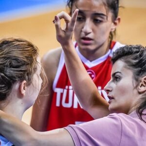 milli takimin eski doktoru kolunda serumla olu bulundu OsyHZEOb