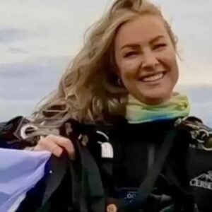 parasutunu bilerek acmamis ucaktan olume atlayis fYvqQMlC