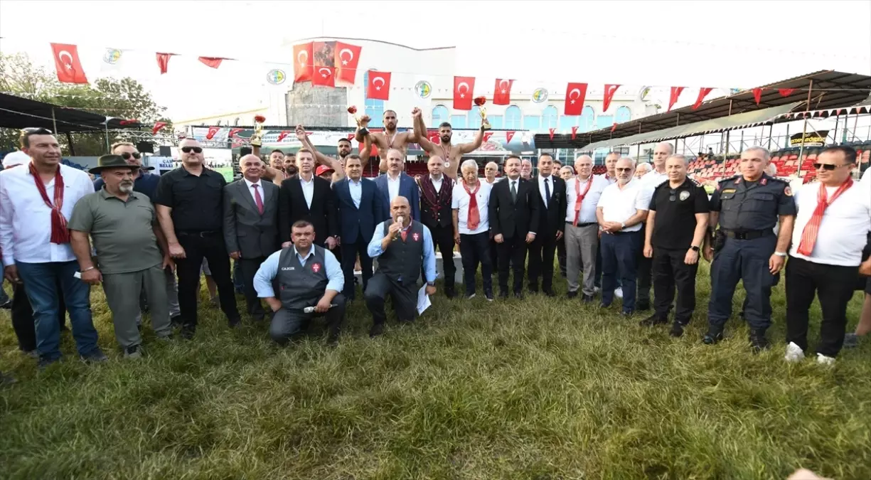 tarihi cardak gureslerinde baspehlivan feyzullah akturk CzUZFH52