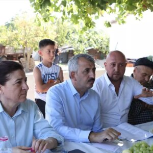 vali sezer enezde vatandaslarla bulustu ktYTjjXJ