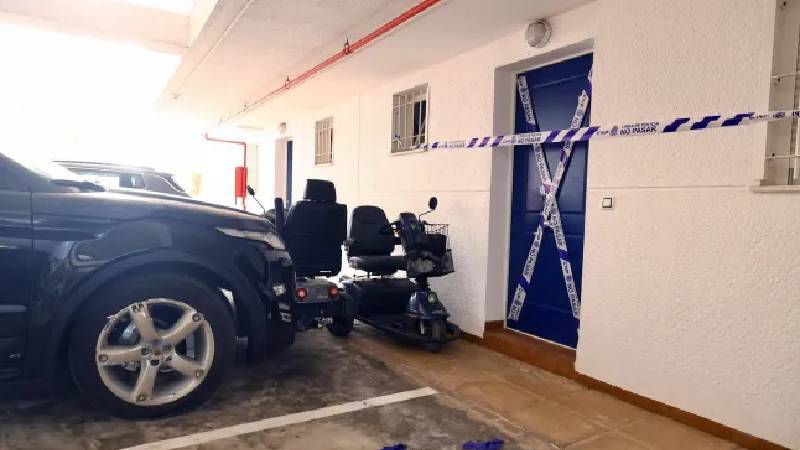 64 yasindaki kadin yakin arkadasini elektrikli supurge kablosuyla bogarak oldurdu b9AL4pZy