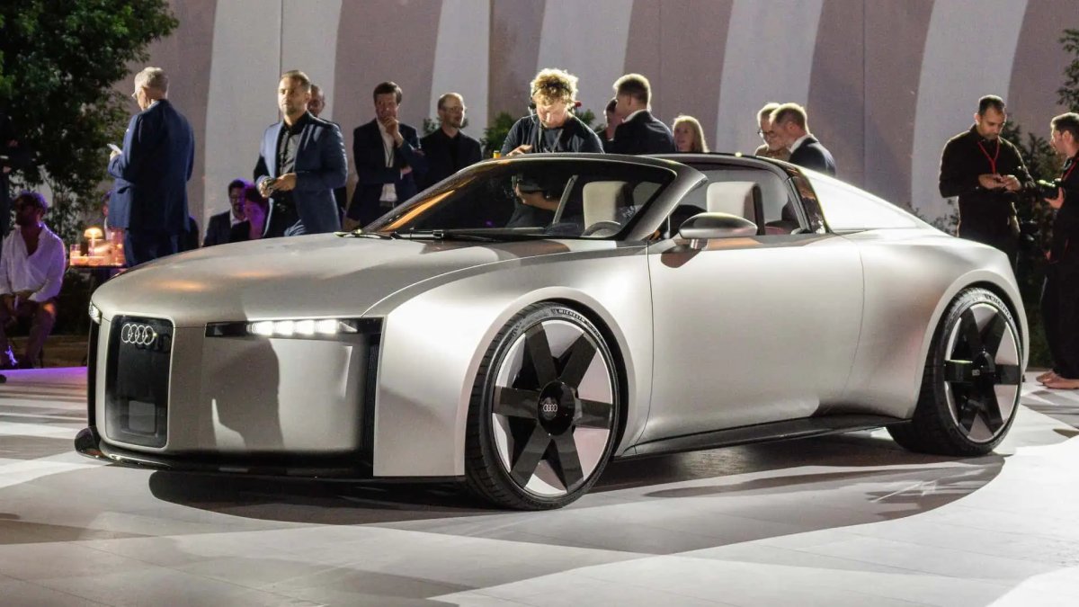 audi gelecege goz kirpan concept c suvu tanitti 32LSbzFk