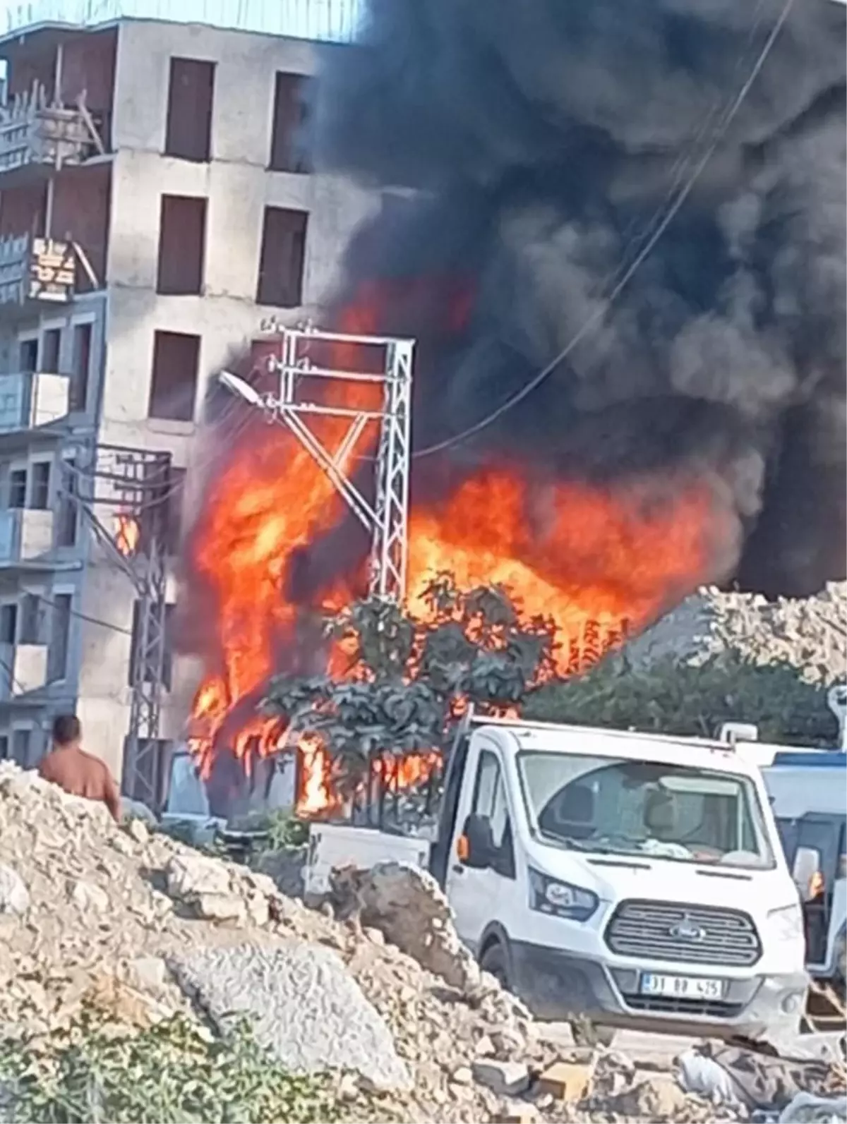 defnede konteyner yangini X7V9yTIC