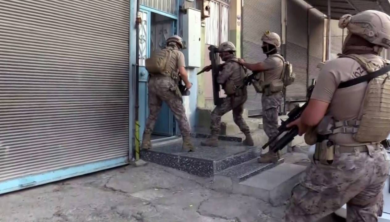 gaziantepte aranan sahislara operasyon 10 gozalti NMCmRLp2