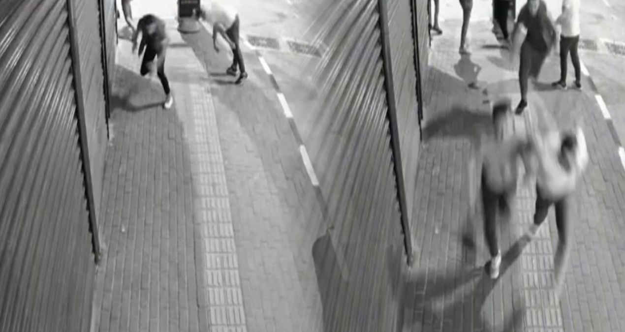 tartistigi kisiyi basindan vurdu dehset anlari kamerada Q6ksLgtg