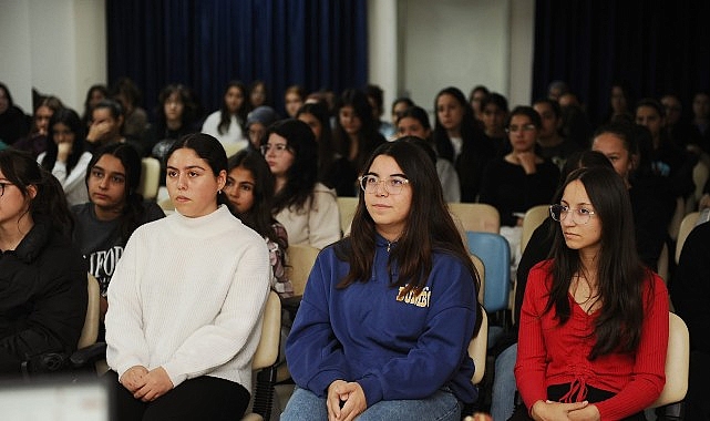 kargemde kiz ogrencilere kadin sagligi egitimi UHPx5M4j.jpg