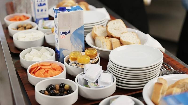 saglik bakani memisoglu rizede ozel okulda ogrencilere saglikli beslenme cagrisi yapti jeb6vuHd.jpg