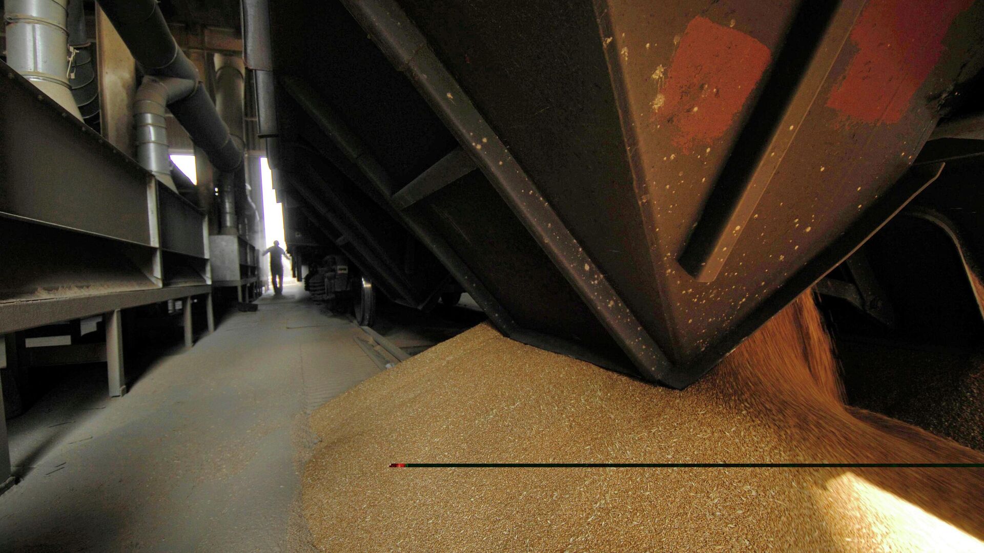 rusya azerbaycan uzerinden ermenistana ilk tahil sevkiyatini gerceklestirdi TkUsFEZg.jpg