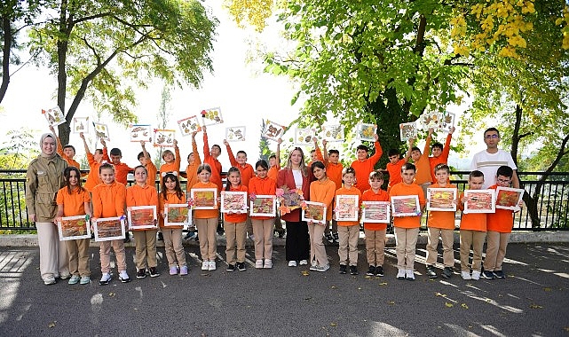 sonbahar yapraklari osmangazide sanata donustu Aa7CRCOE.jpg