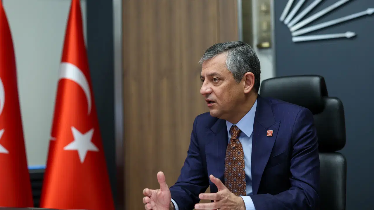 Amedspor’a Süper Lig Yükselişi İçin Özgür Özel’den Kutlama Mesajı