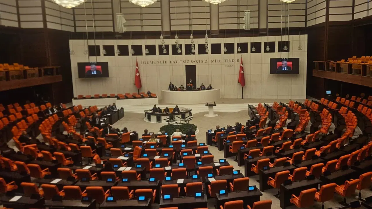 TBMM’de ‘NATO’ çıkışı: ”Zaman baskısı var’ diyorsunuz ama NATO haftasında Meclis’i çalıştırmıyorsunuz’