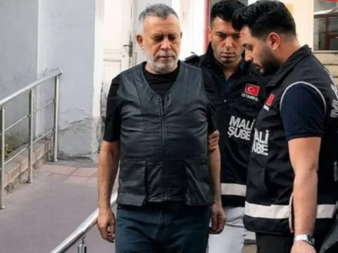 Haluk levent 20 yillik avukatini da carpmis bir iki kursuna bakar mesaji da ortaya bT6adwUu