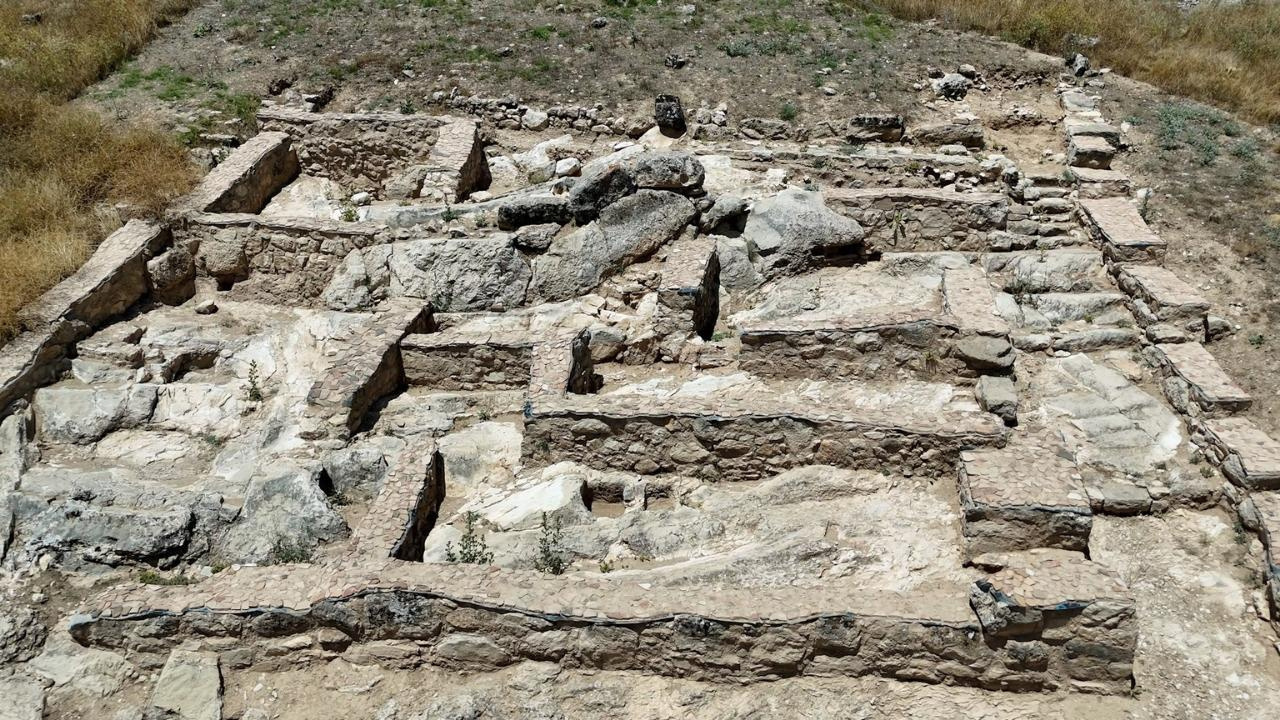 Ispartada kazma vuruldu 1500 yillik ocak orsu ve havuzuyla eksiksiz cikti 7sBXKXqk